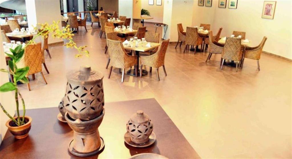 Kyriad Bumiminang Hotel Padang  Eksteriør billede