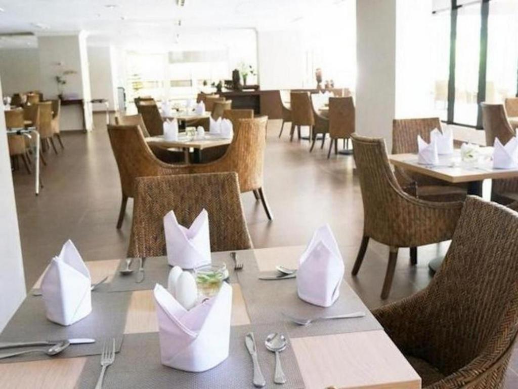 Kyriad Bumiminang Hotel Padang  Eksteriør billede