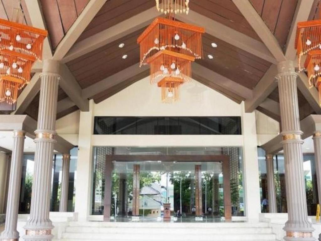 Kyriad Bumiminang Hotel Padang  Eksteriør billede