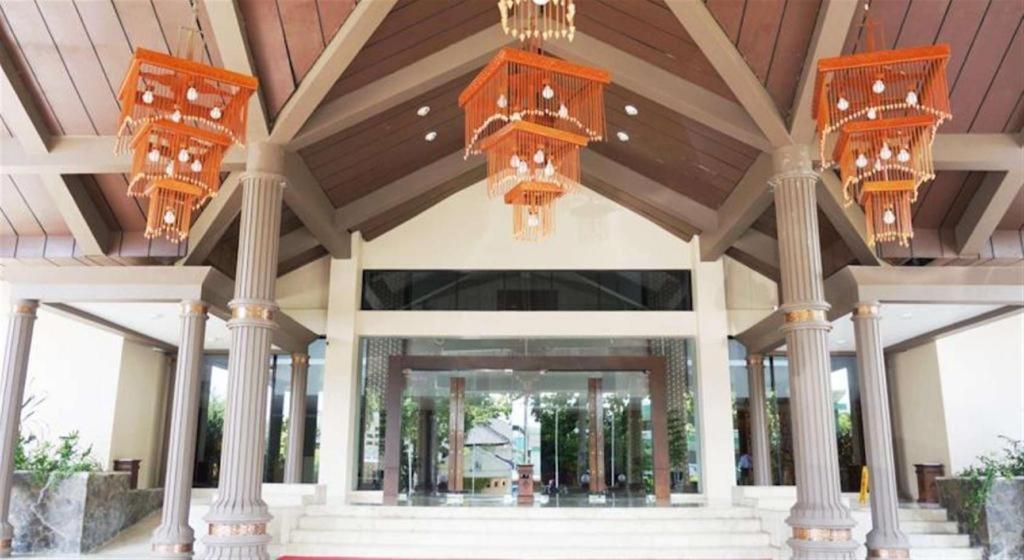 Kyriad Bumiminang Hotel Padang  Eksteriør billede