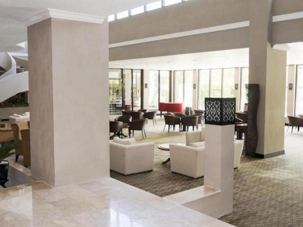 Kyriad Bumiminang Hotel Padang  Eksteriør billede