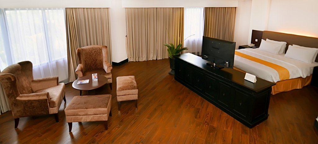 Kyriad Bumiminang Hotel Padang  Eksteriør billede