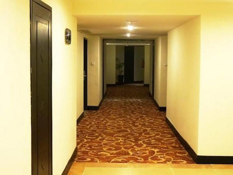 Kyriad Bumiminang Hotel Padang  Eksteriør billede