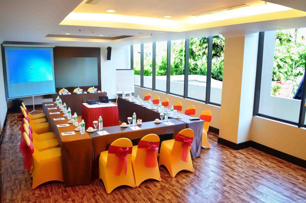 Kyriad Bumiminang Hotel Padang  Eksteriør billede