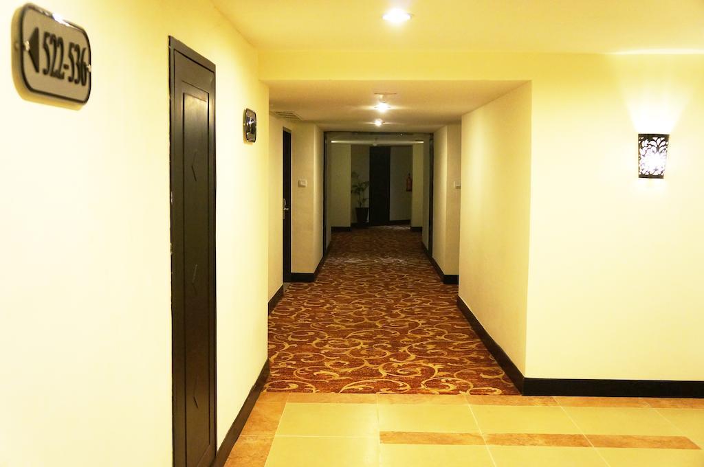 Kyriad Bumiminang Hotel Padang  Eksteriør billede