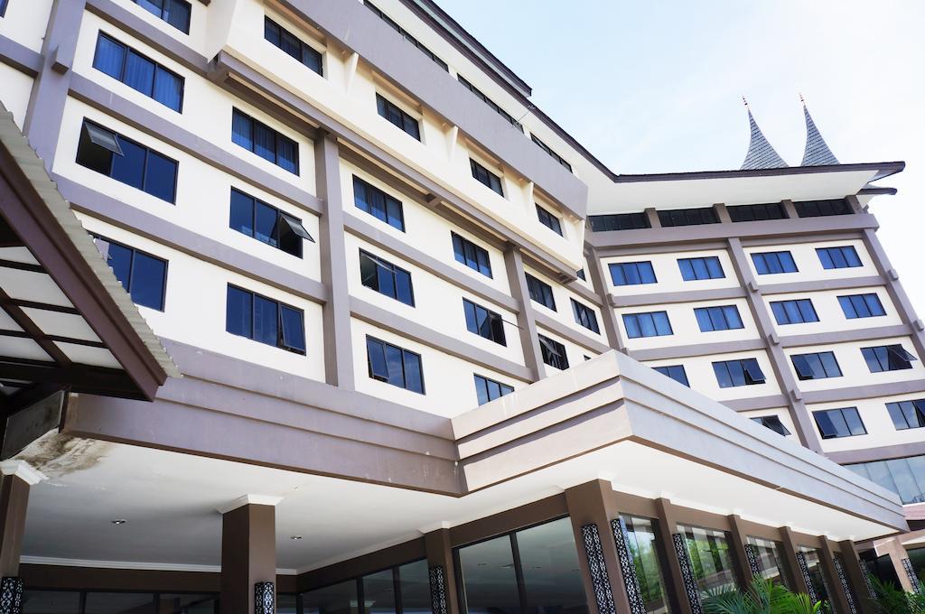 Kyriad Bumiminang Hotel Padang  Eksteriør billede