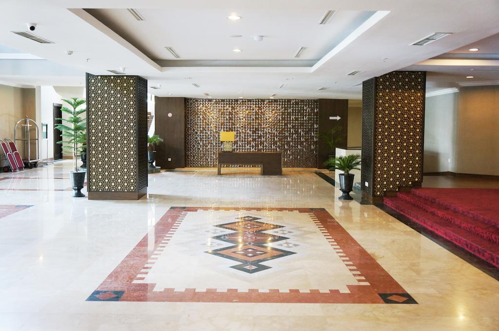 Kyriad Bumiminang Hotel Padang  Eksteriør billede